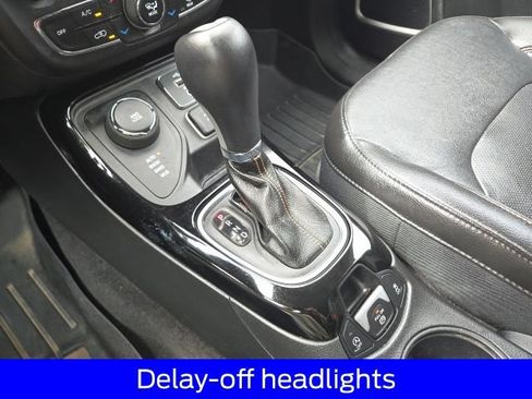 Used 2018 Jeep Compass Limited w/ Navigation Group AWD/4WD image 27