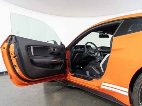 Used 2022 Ford Mustang Shelby GT500 w/ Carbon Fibre Track Pack image 15