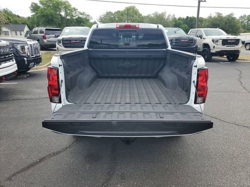Used 2024 Chevrolet Colorado LT w/ LT Convenience Package II RWD image 28