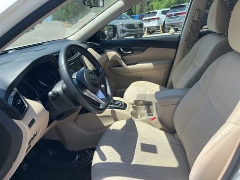 Used 2018 Nissan Rogue SV w/ Sun & Sound Touring Package FWD image 7