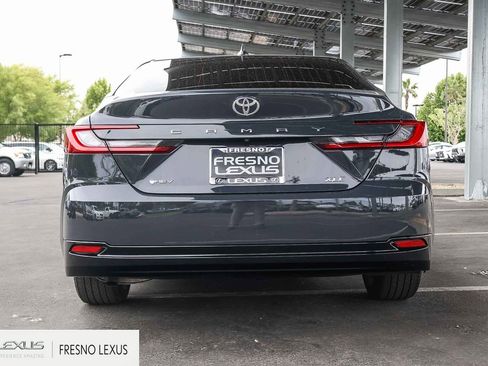 Used 2025 Toyota Camry XLE FWD image 5