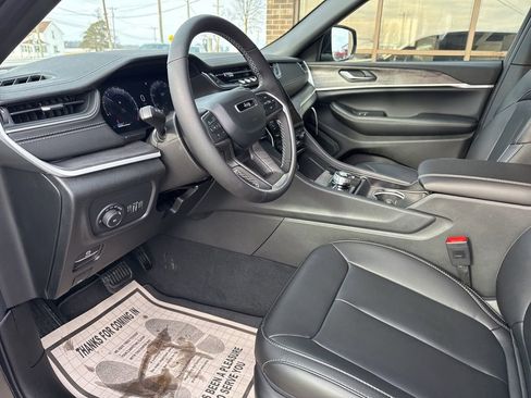 New 2025 Jeep Grand Cherokee Limited w/ Black Appearance Package AWD/4WD image 43