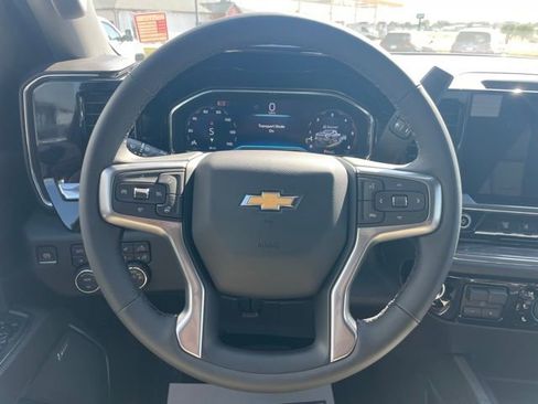Used 2025 Chevrolet Silverado 2500 LTZ w/ LTZ Convenience Package image 13