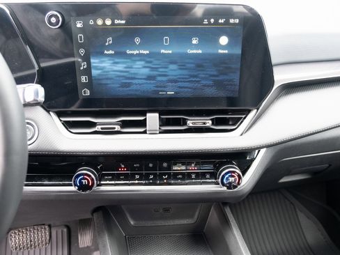 New 2026 Chevrolet Equinox LT w/ Convenience Package II image 3