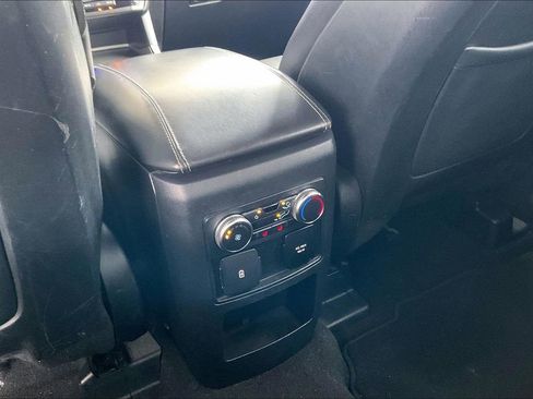 Used 2020 Ford Explorer Limited image 21