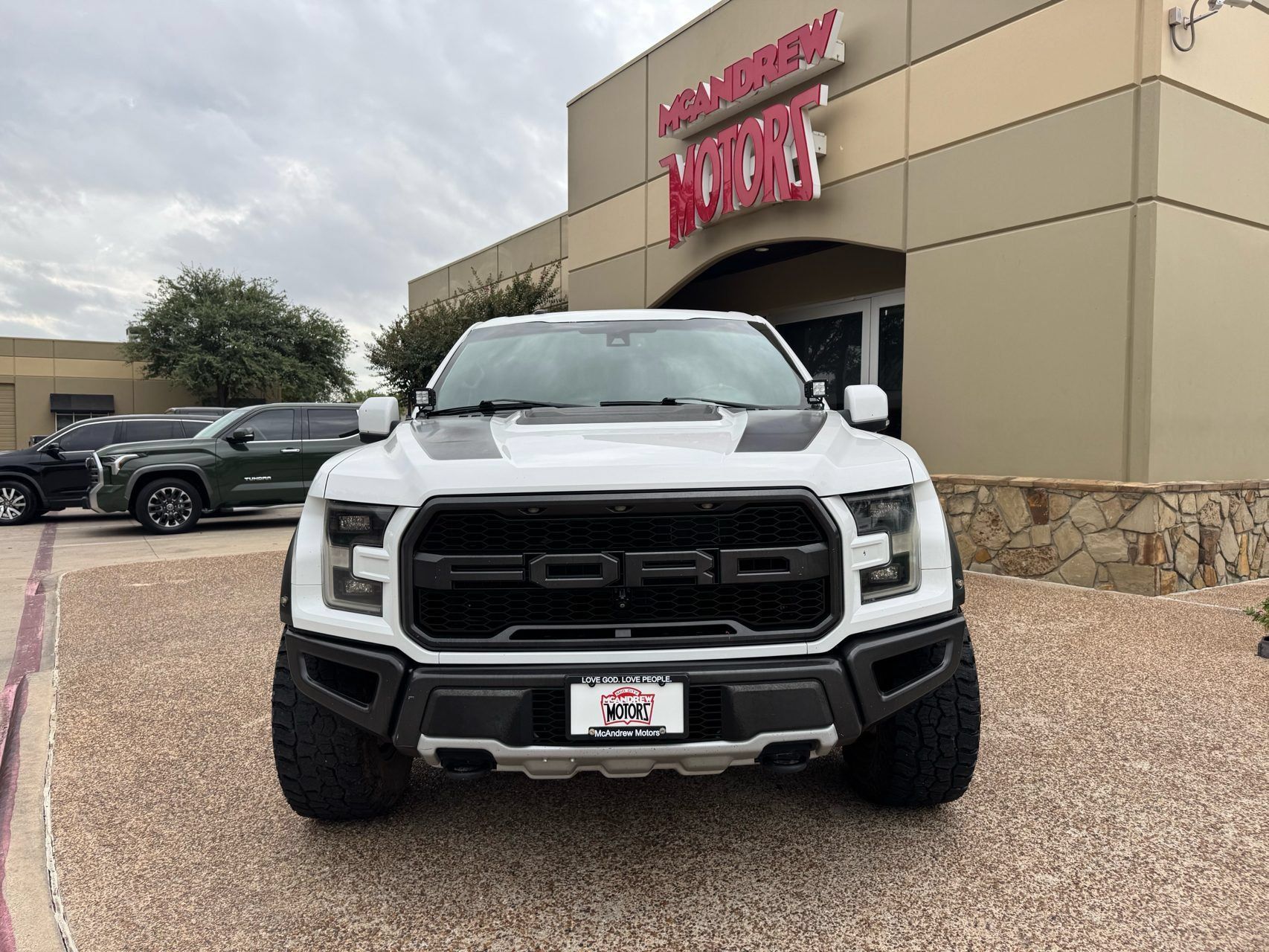 Used 2018 Ford F150 Raptor w/ Equipment Group 802A Luxury AWD/4WD image 3