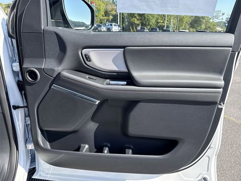 New 2025 Ford Expedition Active image 24