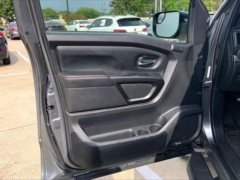 Used 2022 Nissan Titan PRO-4X w/ Pro-4x Convenience Package AWD/4WD image 22