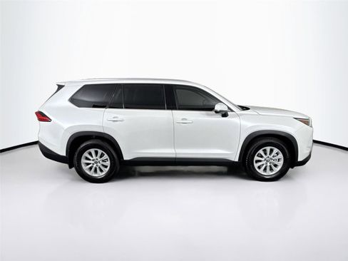 Certified 2024 Toyota Grand Highlander XLE image 5