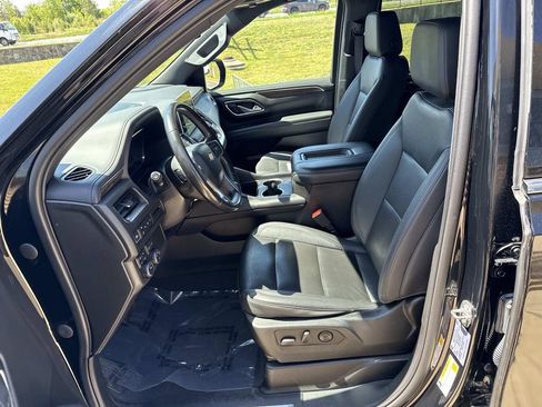Used 2022 Chevrolet Suburban LT AWD/4WD image 8