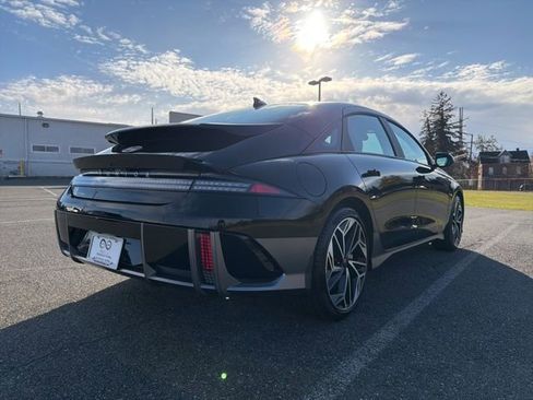 Used 2025 Hyundai Ioniq 6 SEL image 9