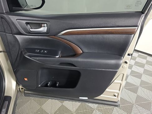 Used 2014 Toyota Highlander Limited Platinum AWD/4WD image 41
