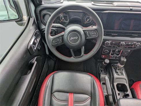 Used 2024 Jeep Wrangler Unlimited Rubicon image 16