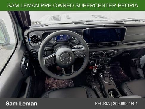 Used 2024 Jeep Wrangler Unlimited Rubicon 4xe image 22