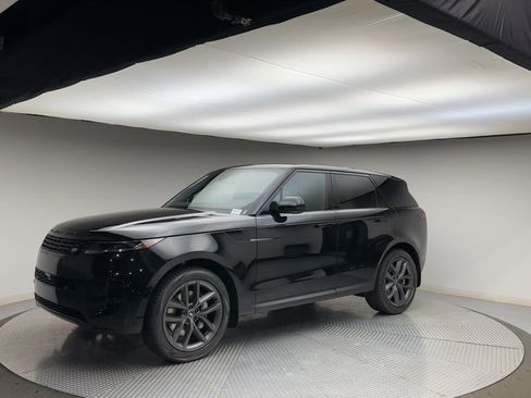 Used 2024 Land Rover Range Rover Sport SE AWD/4WD image 4