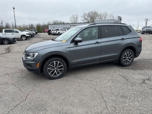Used 2021 Volkswagen Tiguan S image 2