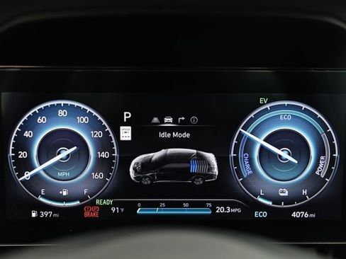 Certified 2025 Hyundai Elantra SEL FWD image 32