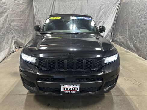 Used 2023 Jeep Grand Cherokee L Laredo AWD/4WD image 2