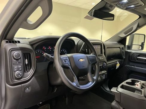 Used 2025 Chevrolet Silverado 2500 Custom w/ Custom Value Package AWD/4WD image 9