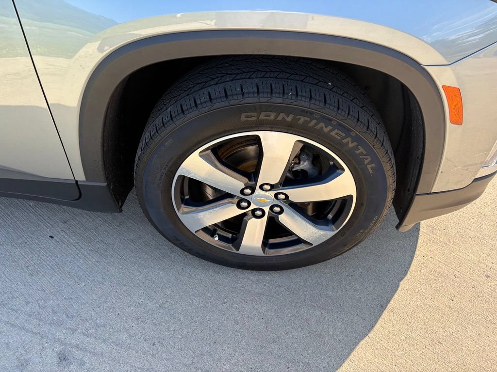 Used 2023 Chevrolet Traverse LT w/ LT Premium Package AWD/4WD image 63
