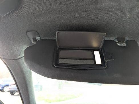 Used 2020 Volvo XC40 T5 Momentum image 26