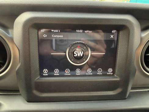 Used 2021 Jeep Gladiator Sport image 23