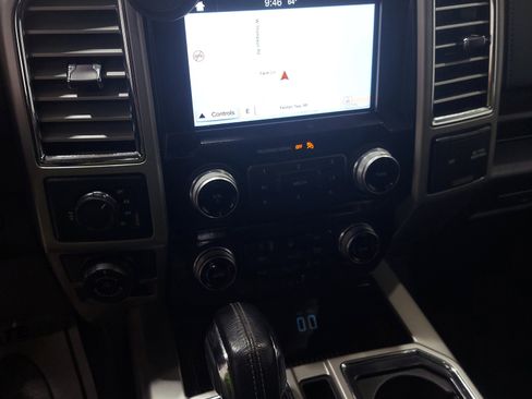 Used 2016 Ford F150 Lariat w/ Equipment Group 502A Luxury AWD/4WD image 13