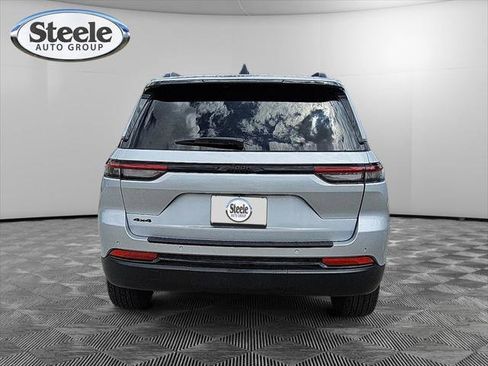 Certified 2024 Jeep Grand Cherokee Altitude AWD/4WD image 4