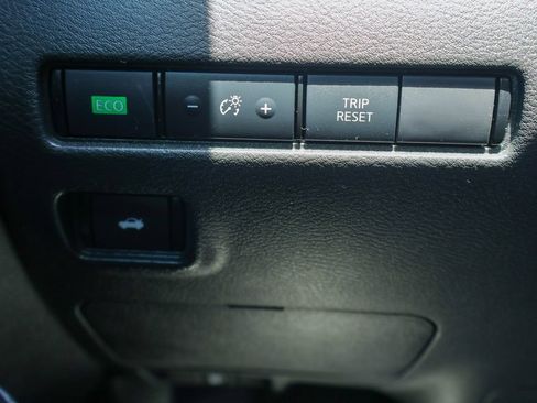 Used 2024 Nissan Sentra S FWD image 16