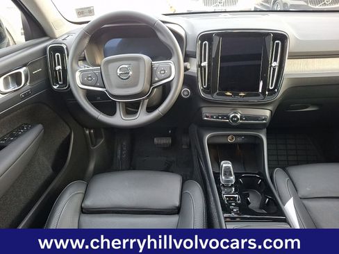 Certified 2025 Volvo XC40 B5 Ultra w/ Protection Package Premier image 12