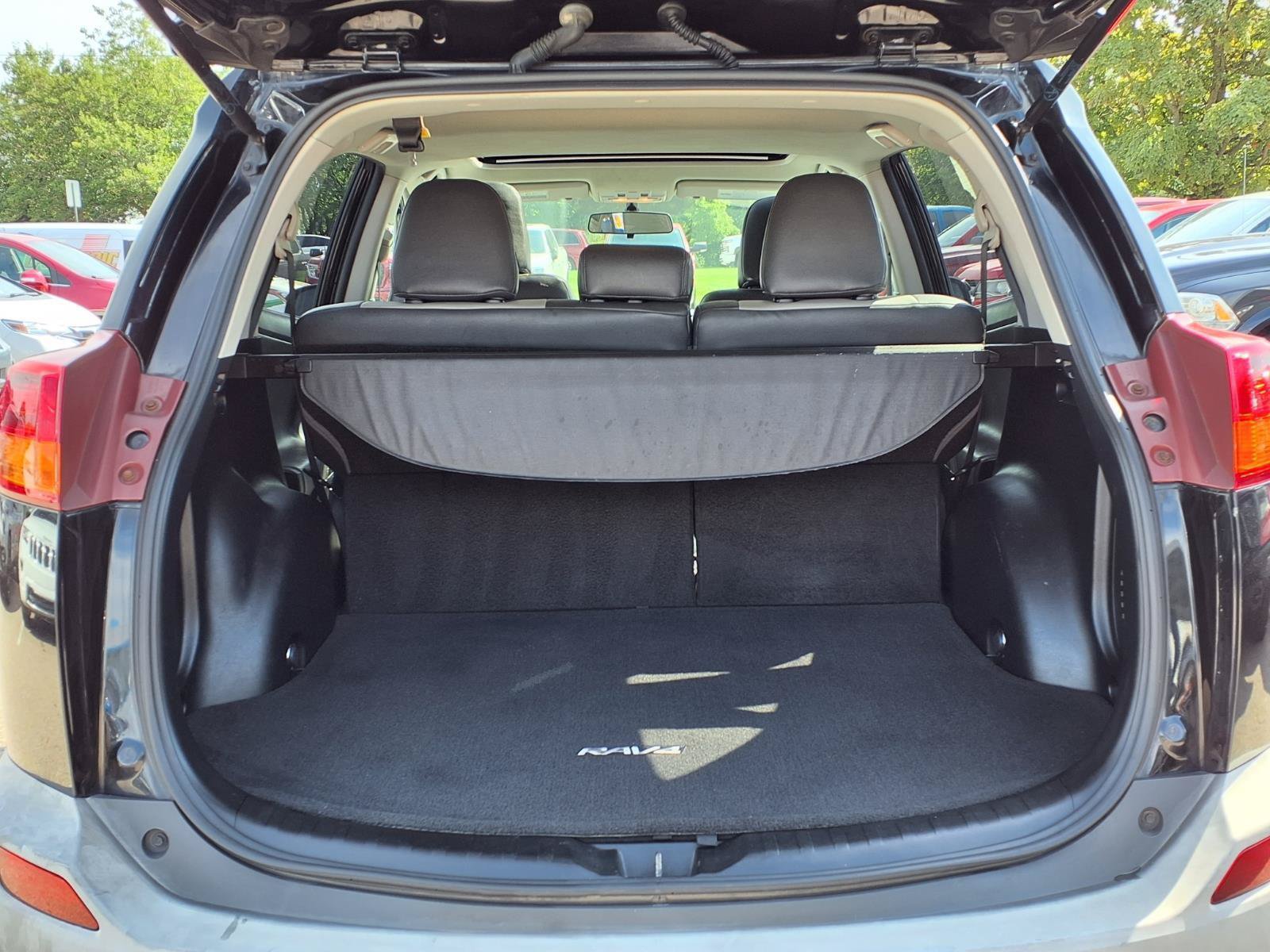 Used 2013 Toyota RAV4 XLE AWD/4WD image 11