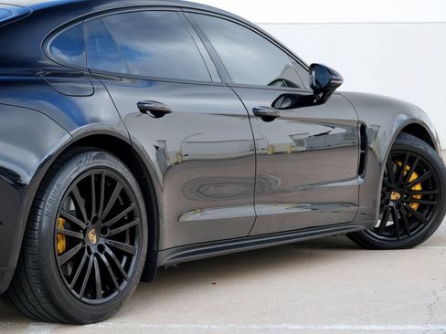 Used 2018 Porsche Panamera 4 AWD/4WD image 35