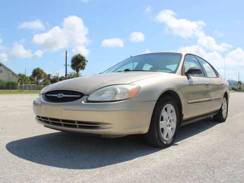 Used 2001 Ford Taurus LX FWD image 4