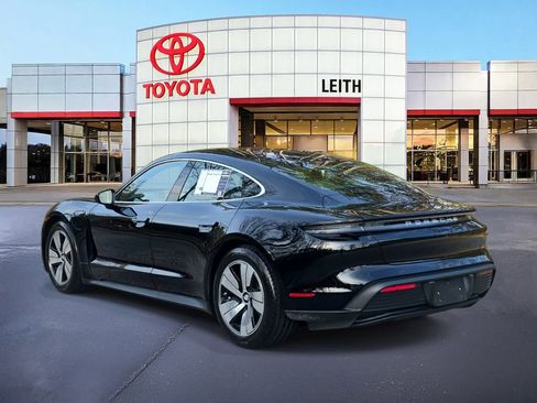 Used 2021 Porsche Taycan image 6