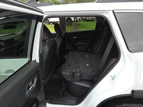 Used 2025 Nissan Rogue SV AWD/4WD image 43