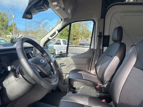 New 2025 Ford Transit 250 148 Medium Roof image 19