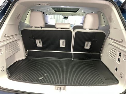 Used 2025 Buick Enclave Avenir w/ Super Cruise Package image 26