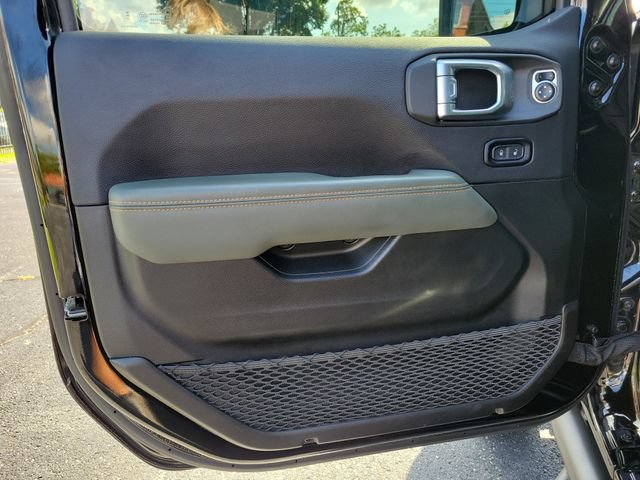 Used 2025 Jeep Gladiator Mojave AWD/4WD image 22