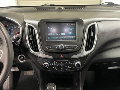 Used 2018 Chevrolet Equinox LT AWD/4WD image 17