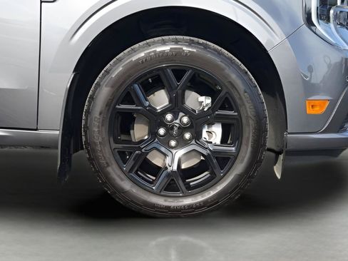 Used 2025 Ford Maverick Lobo AWD/4WD image 4