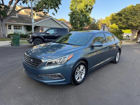 Used 2015 Hyundai Sonata SE image 2