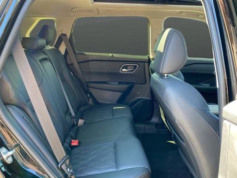 Used 2024 Nissan Rogue Platinum w/ Platinum Premium Package image 25