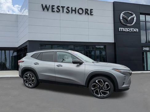 Used 2024 Chevrolet Trax RS image 1