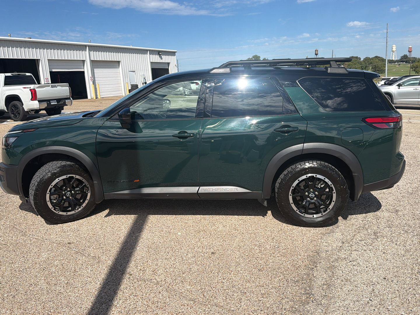 Used 2024 Nissan Pathfinder Rock Creek AWD/4WD image 6