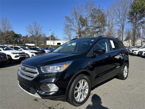 Used 2018 Ford Escape SE image 1