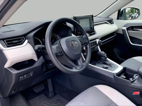 Used 2019 Toyota RAV4 XLE AWD/4WD image 18