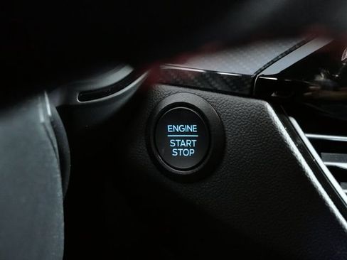Certified 2025 Ford Escape ST-Line AWD/4WD image 25