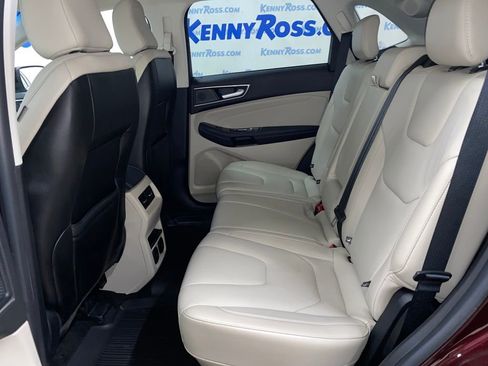 Used 2020 Ford Edge Titanium image 12