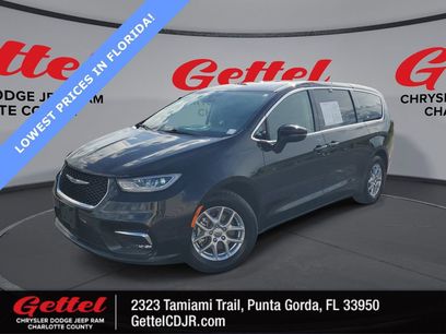 Used 2023 Chrysler Pacifica Touring-L