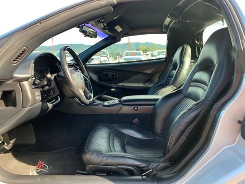 Used 1999 Chevrolet Corvette Coupe w/ Roof Pkg image 9